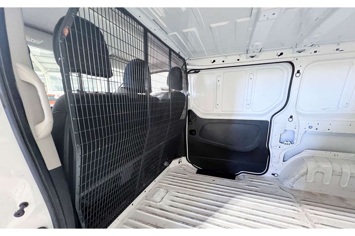 2021 Mitsubishi Express GLX SN SWB