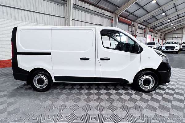 2021 Mitsubishi Express GLX SN SWB