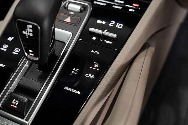 2018 Porsche Cayenne  9YA