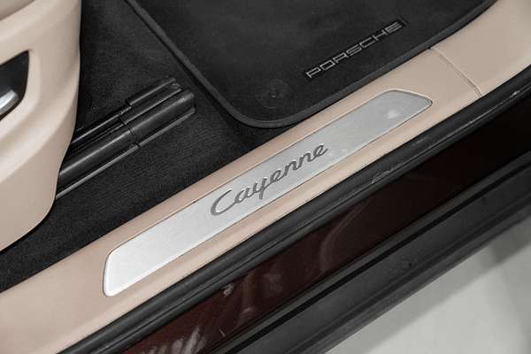 2018 Porsche Cayenne  9YA