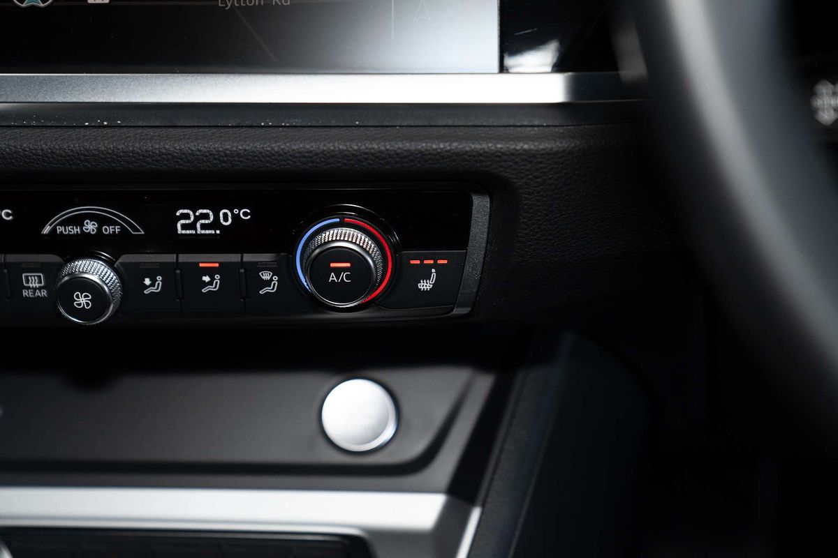 2020 Audi Q3 35 TFSI S line F3