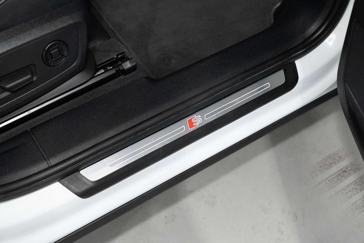 2020 Audi Q3 35 TFSI S line F3