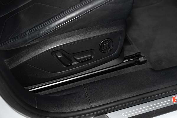 2020 Audi Q3 35 TFSI S line F3