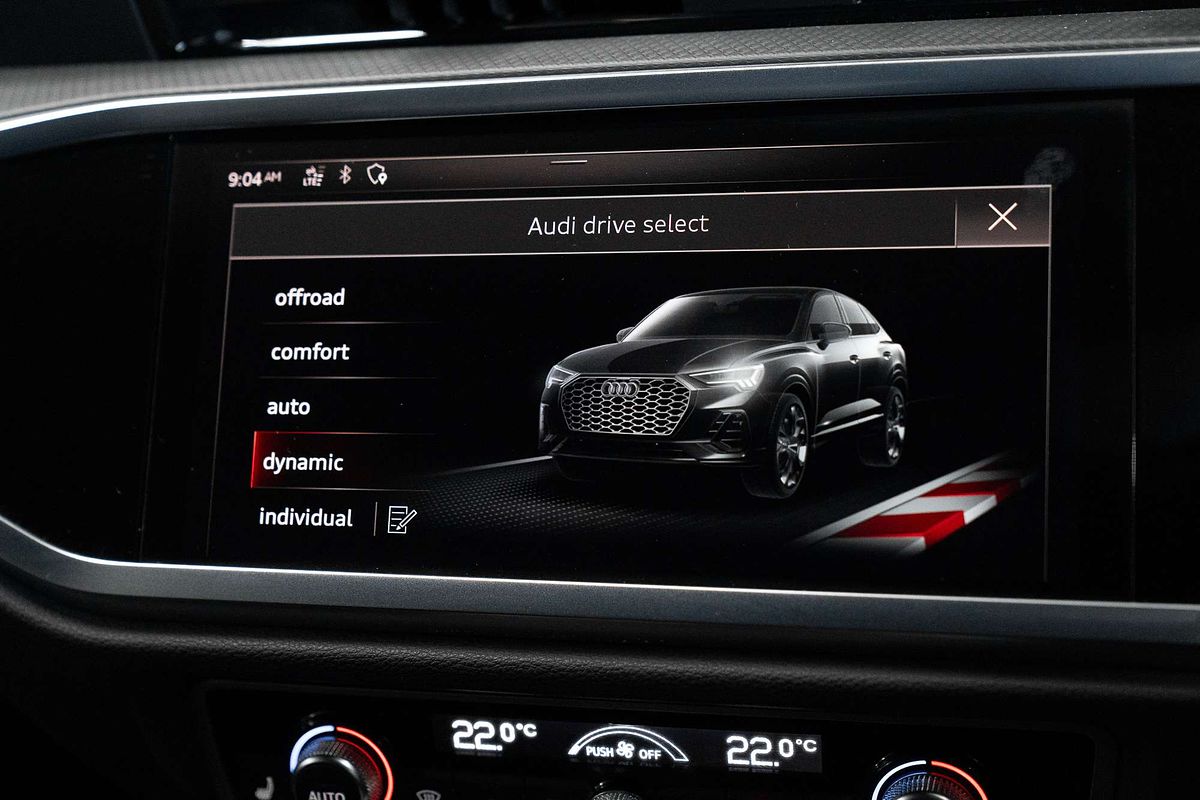 2020 Audi Q3 35 TFSI S line F3