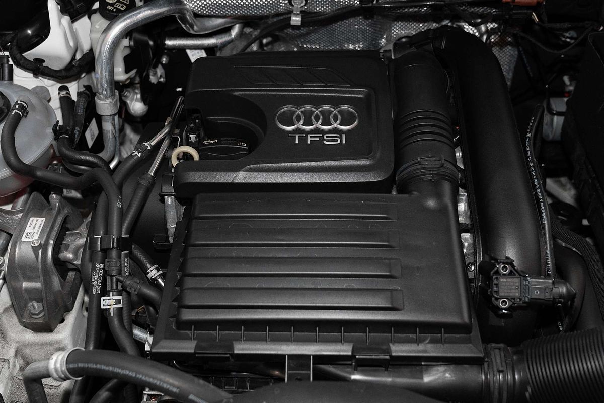 2020 Audi Q3 35 TFSI S line F3