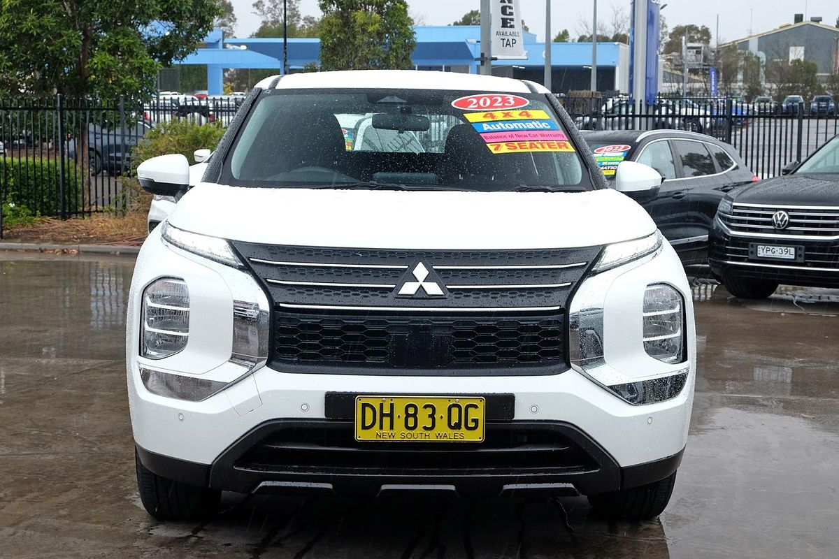 2023 Mitsubishi Outlander ES ZM