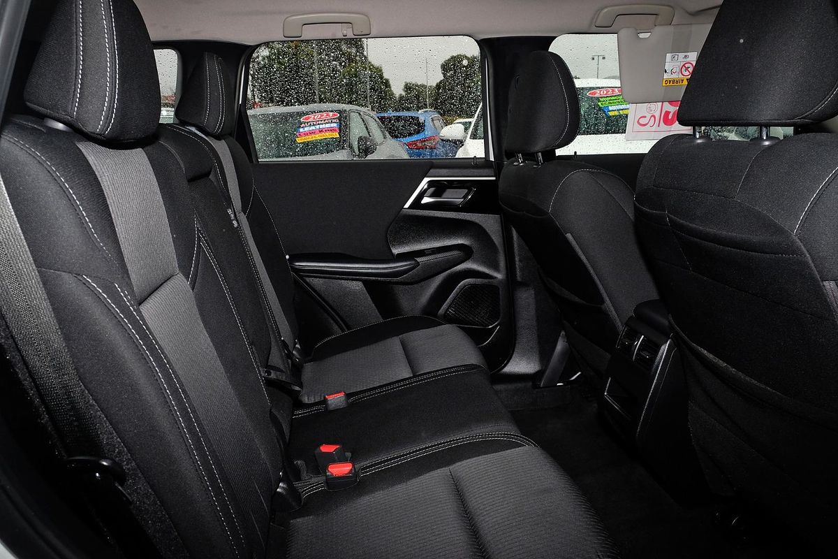2023 Mitsubishi Outlander ES ZM