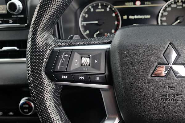 2023 Mitsubishi Outlander ES ZM