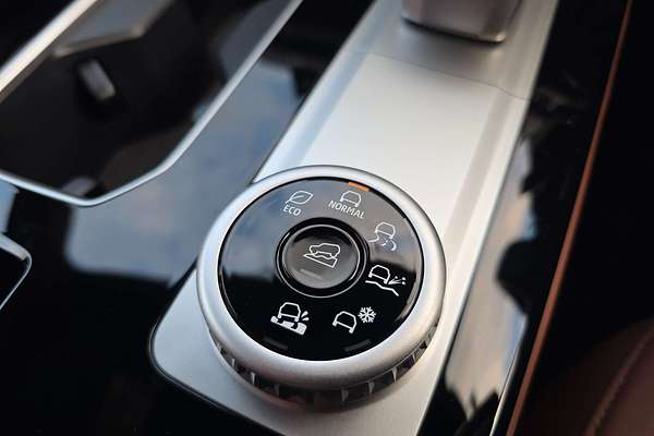 2025 Mitsubishi Outlander Exceed Tourer ZM