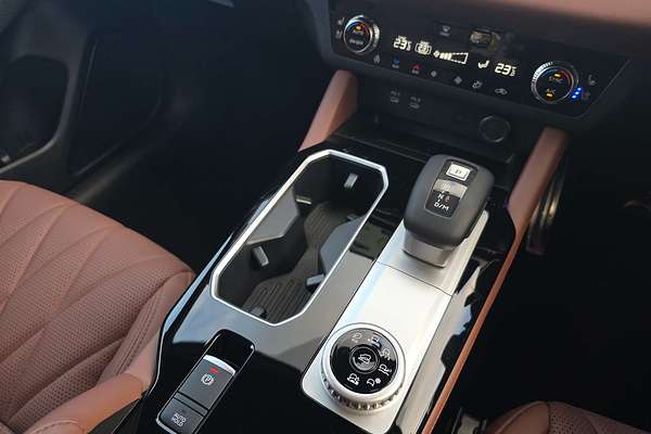 2025 Mitsubishi Outlander Exceed Tourer ZM
