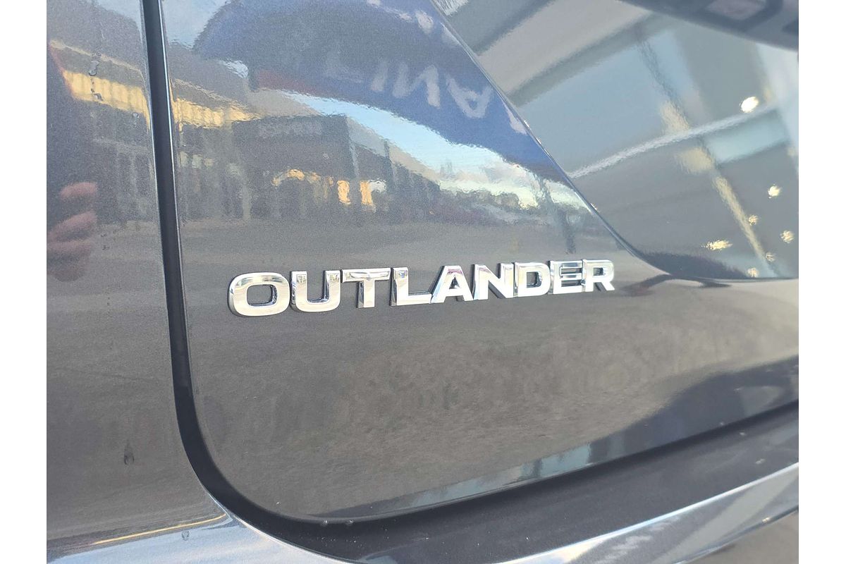 2025 Mitsubishi Outlander Exceed Tourer ZM