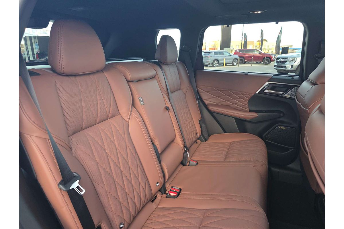 2025 Mitsubishi Outlander Exceed Tourer ZM