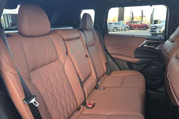 2025 Mitsubishi Outlander Exceed Tourer ZM