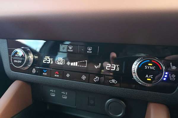 2025 Mitsubishi Outlander Exceed Tourer ZM