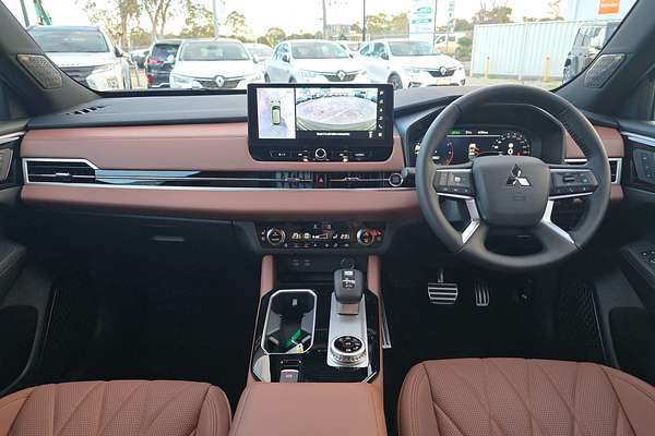 2025 Mitsubishi Outlander Exceed Tourer ZM