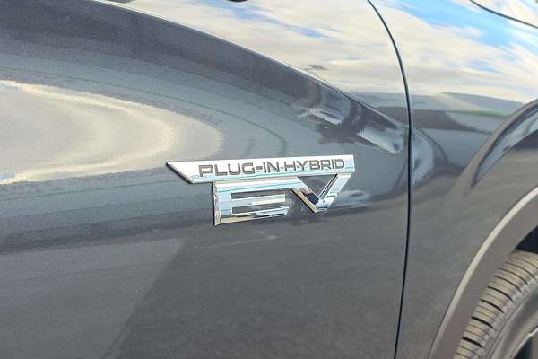2025 Mitsubishi Outlander PHEV GSR ZM