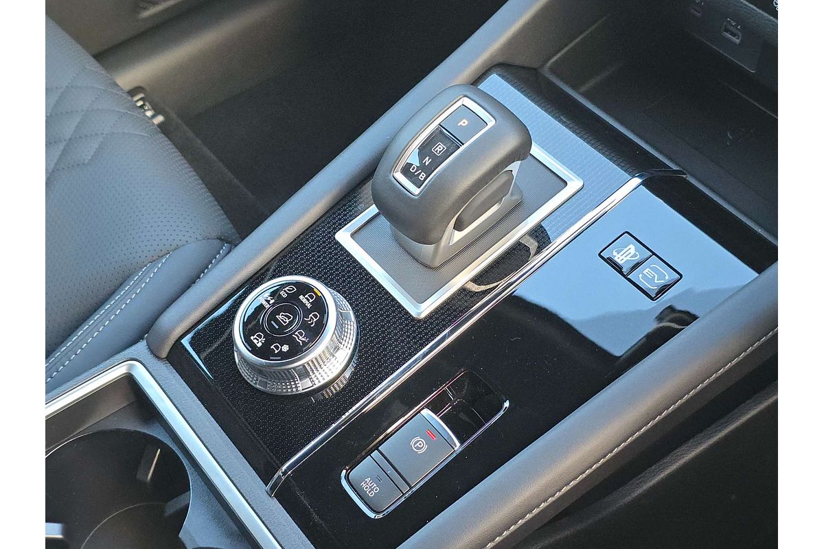 2025 Mitsubishi Outlander PHEV GSR ZM