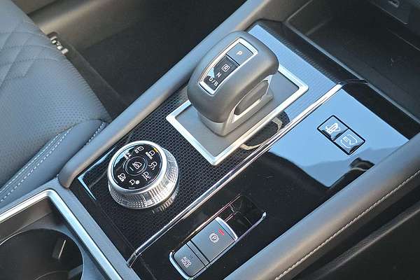 2025 Mitsubishi Outlander PHEV GSR ZM