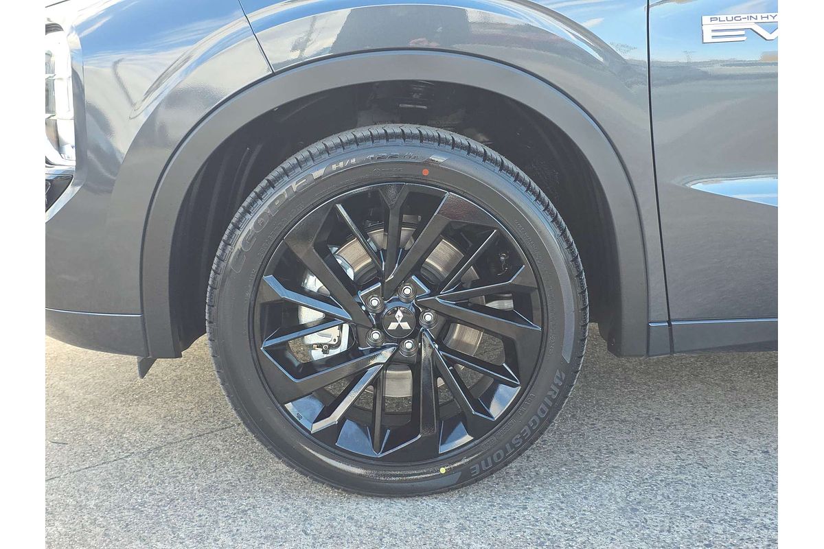 2025 Mitsubishi Outlander PHEV GSR ZM