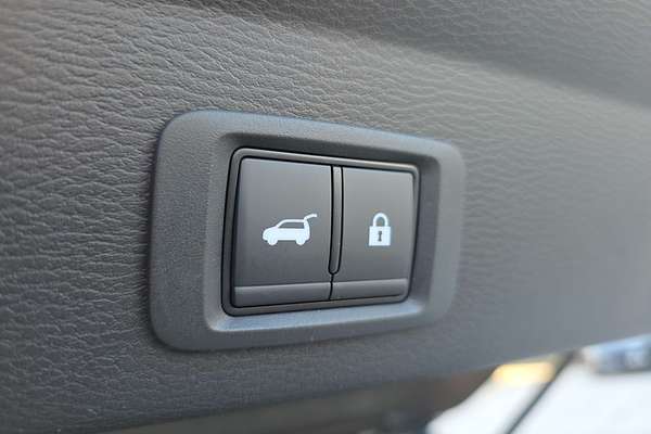 2025 Mitsubishi Outlander PHEV GSR ZM