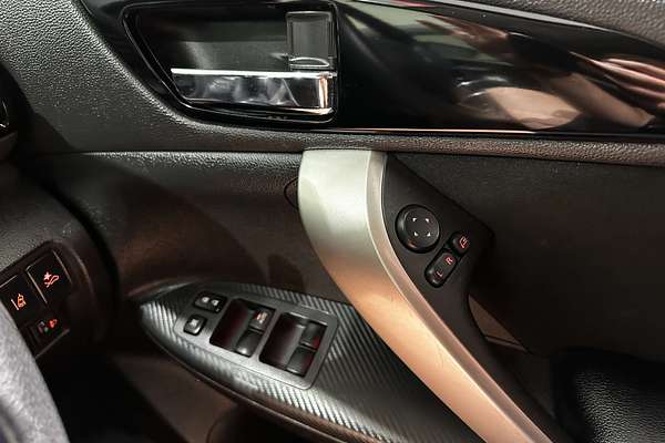 2024 Mitsubishi Eclipse Cross PHEV ES YB