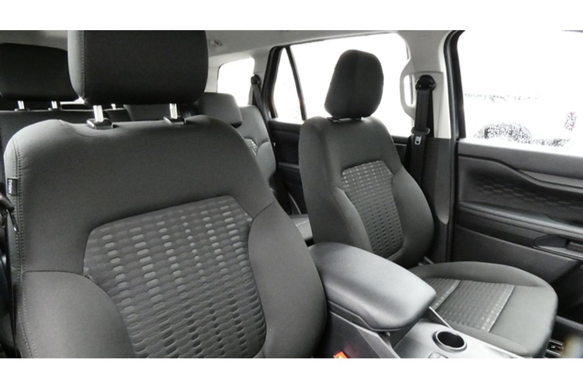 2024 Ford Everest Ambiente 2.0L