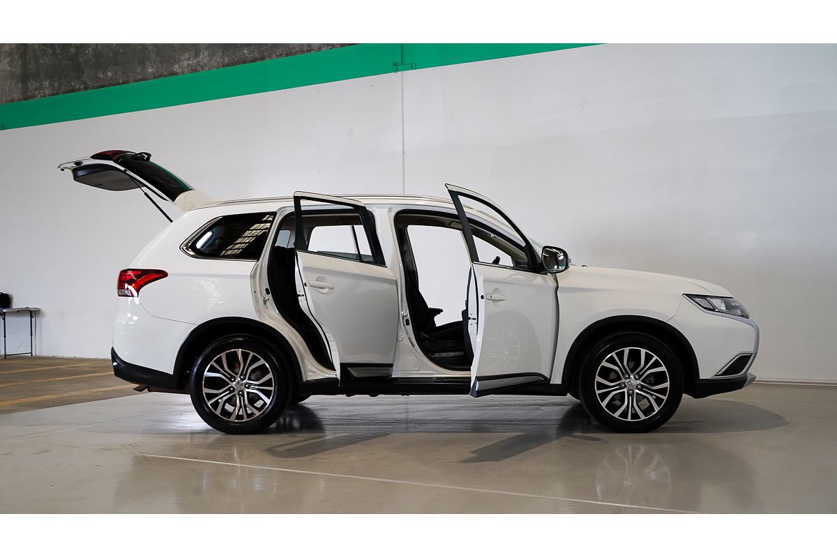 2017 Mitsubishi Outlander LS Safety Pack ZK