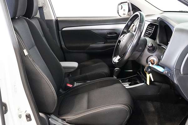 2017 Mitsubishi Outlander LS Safety Pack ZK