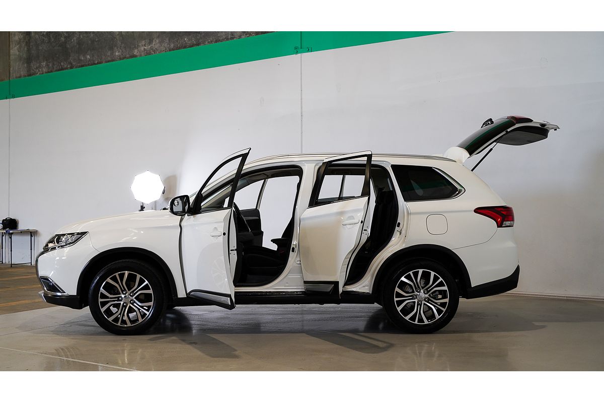 2017 Mitsubishi Outlander LS Safety Pack ZK
