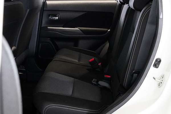 2017 Mitsubishi Outlander LS Safety Pack ZK