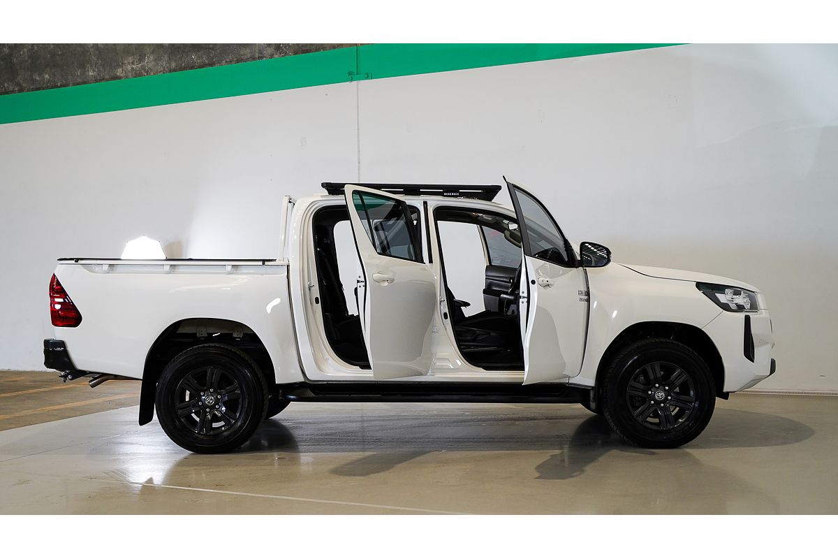 2024 Toyota Hilux SR5 48V GUN126R 4X4