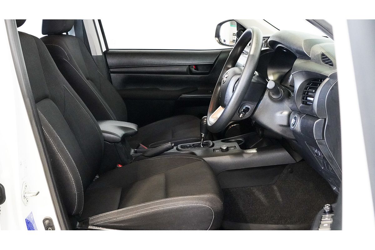 2024 Toyota Hilux SR5 48V GUN126R 4X4