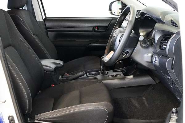 2024 Toyota Hilux SR5 48V GUN126R 4X4