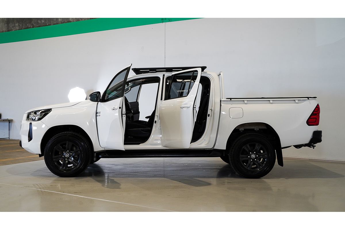 2024 Toyota Hilux SR5 48V GUN126R 4X4