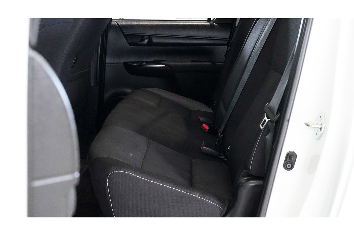 2024 Toyota Hilux SR5 48V GUN126R 4X4