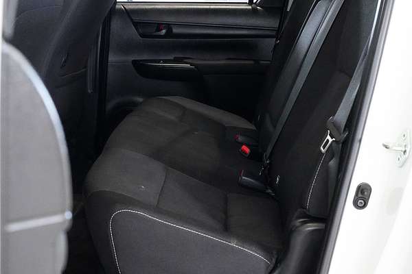 2024 Toyota Hilux SR5 48V GUN126R 4X4