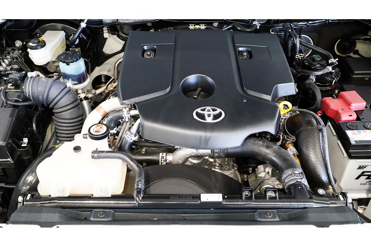 2024 Toyota Hilux SR5 48V GUN126R 4X4