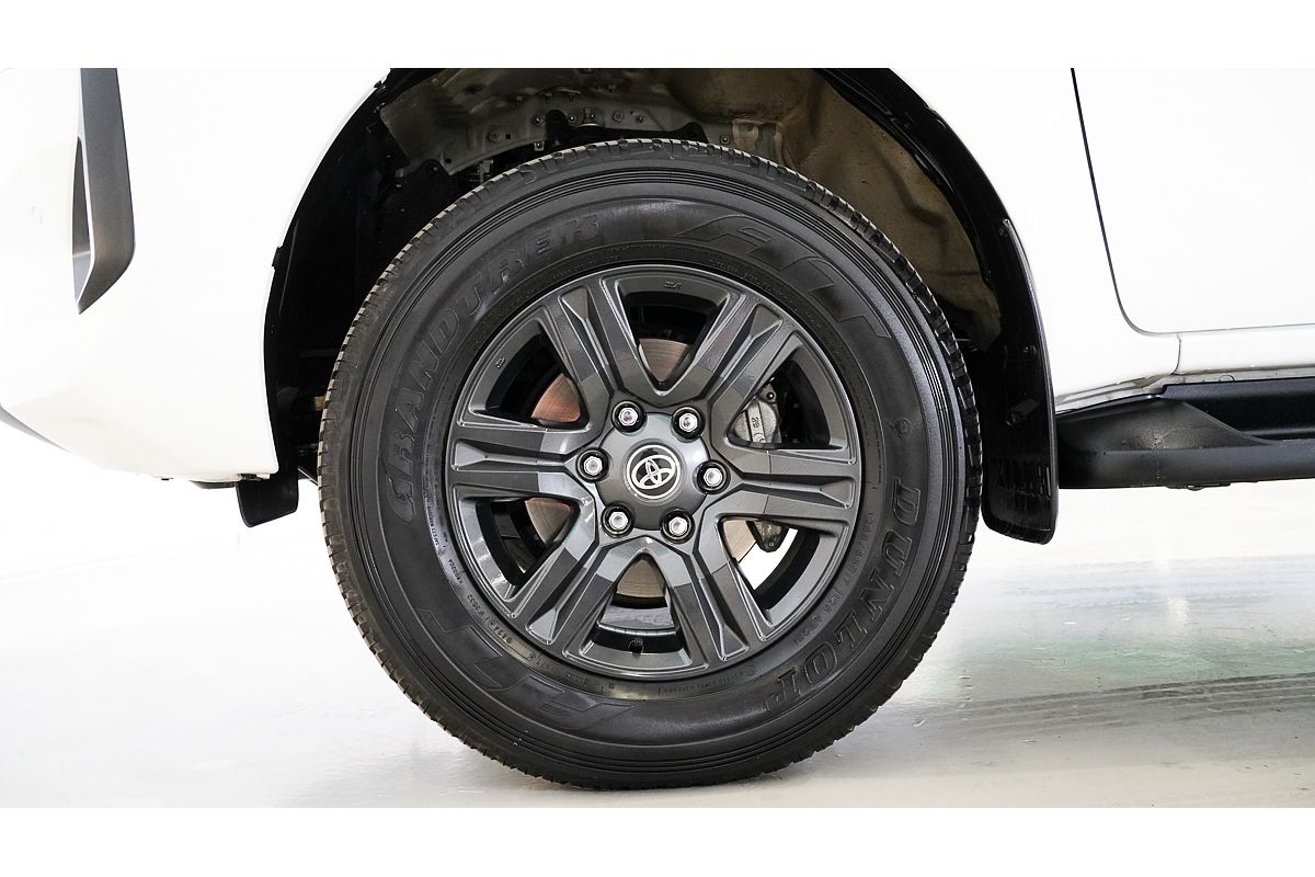 2024 Toyota Hilux SR5 48V GUN126R 4X4