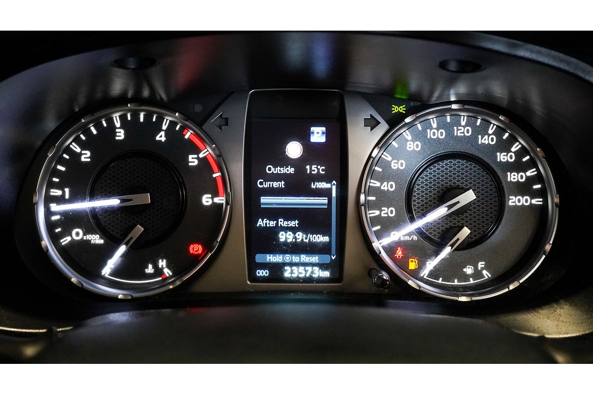 2024 Toyota Hilux SR5 48V GUN126R 4X4