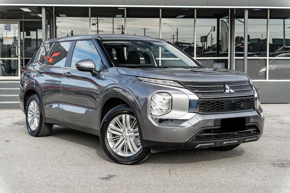 2023 Mitsubishi Outlander ES ZM