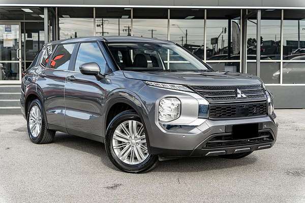 2023 Mitsubishi Outlander ES ZM