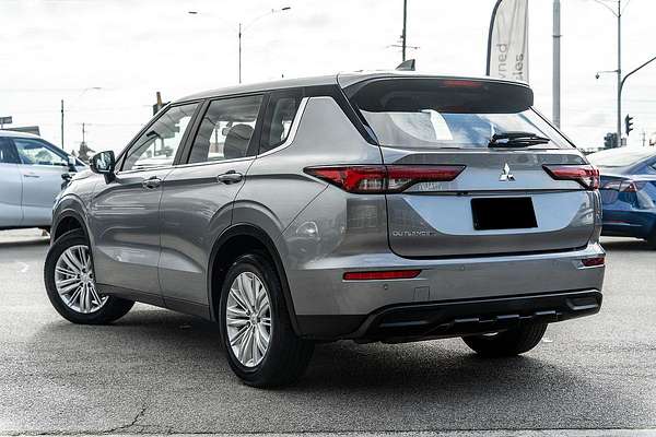 2023 Mitsubishi Outlander ES ZM