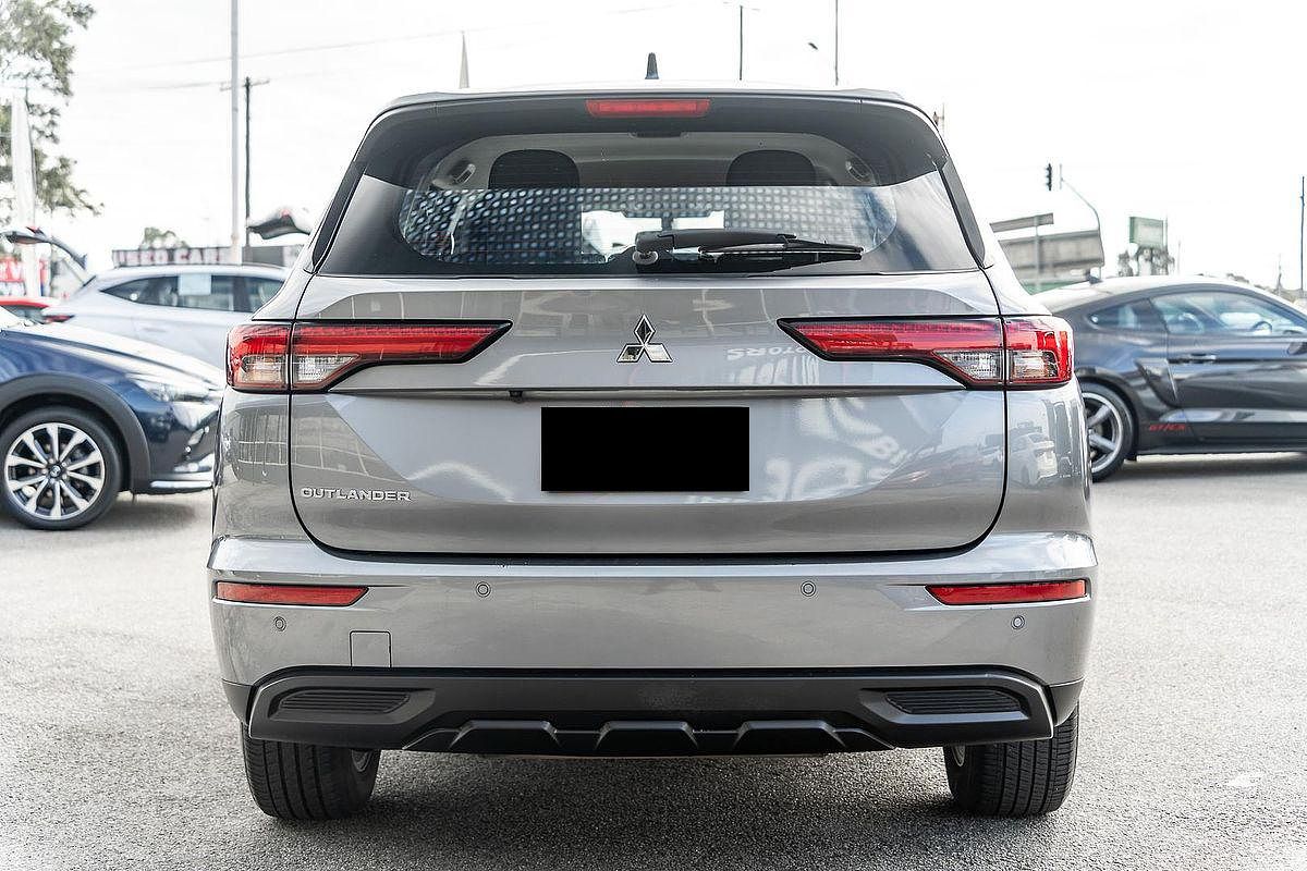 2023 Mitsubishi Outlander ES ZM