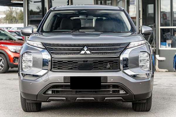 2023 Mitsubishi Outlander ES ZM