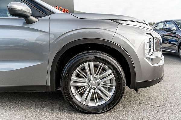 2023 Mitsubishi Outlander ES ZM