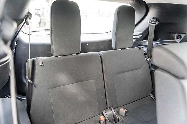 2023 Mitsubishi Outlander ES ZM