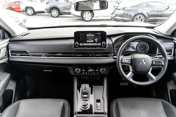 2023 Mitsubishi Outlander ES ZM