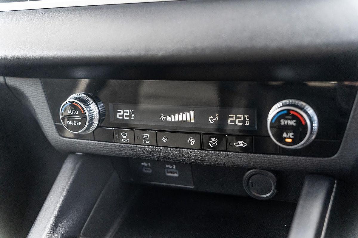 2023 Mitsubishi Outlander ES ZM