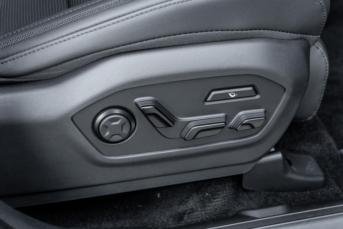 2025 Hyundai Santa Fe Hybrid Calligraphy MX5.V1