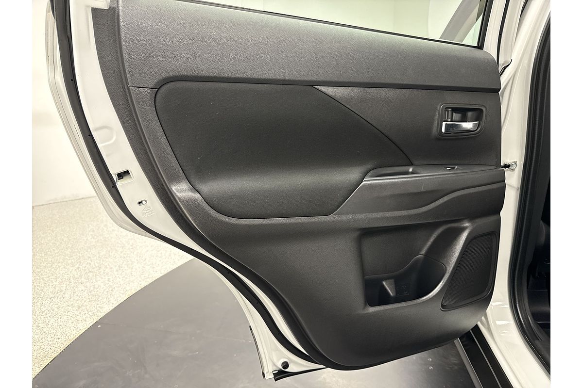 2020 Mitsubishi Outlander ES ZL